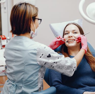 Why-Replacing-an-Extracted-Tooth-Is-Important-for-Oral-Health